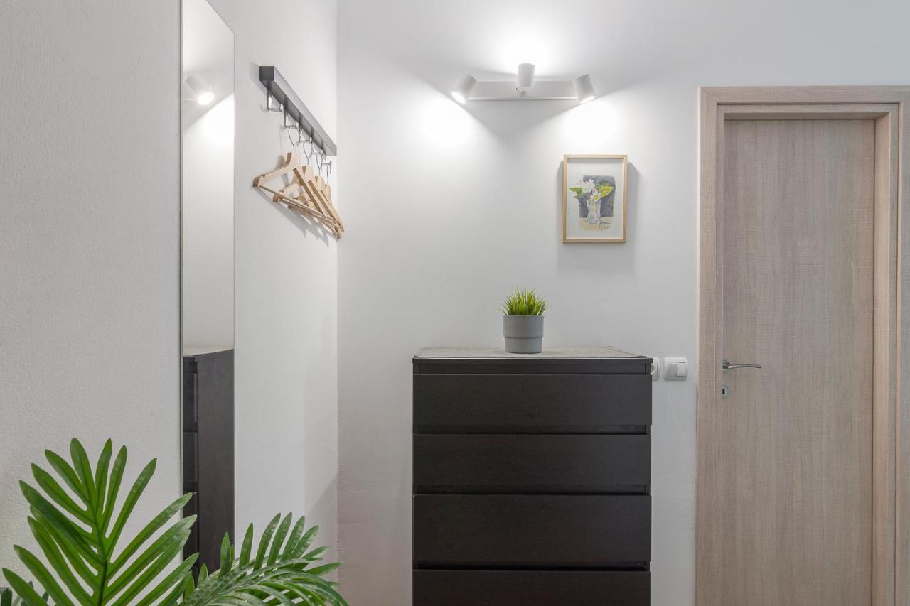 Aphrodite Apartment Атина Екстериор снимка