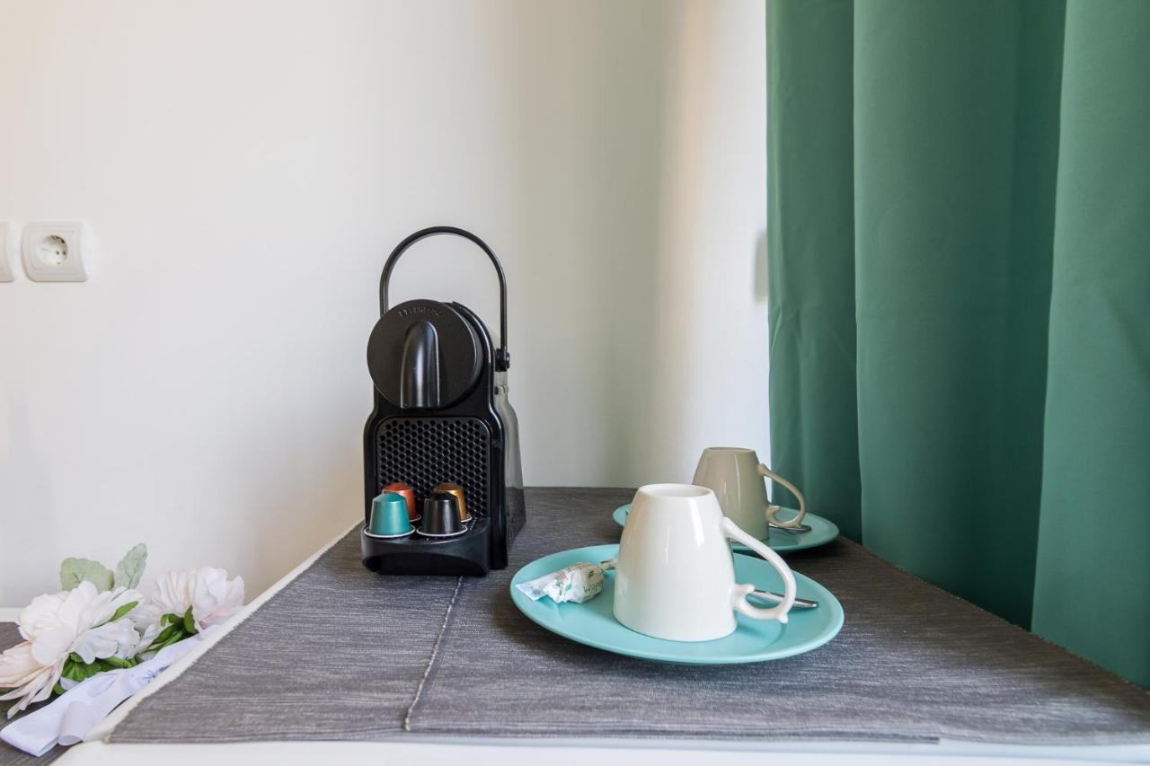 Aphrodite Apartment Атина Екстериор снимка